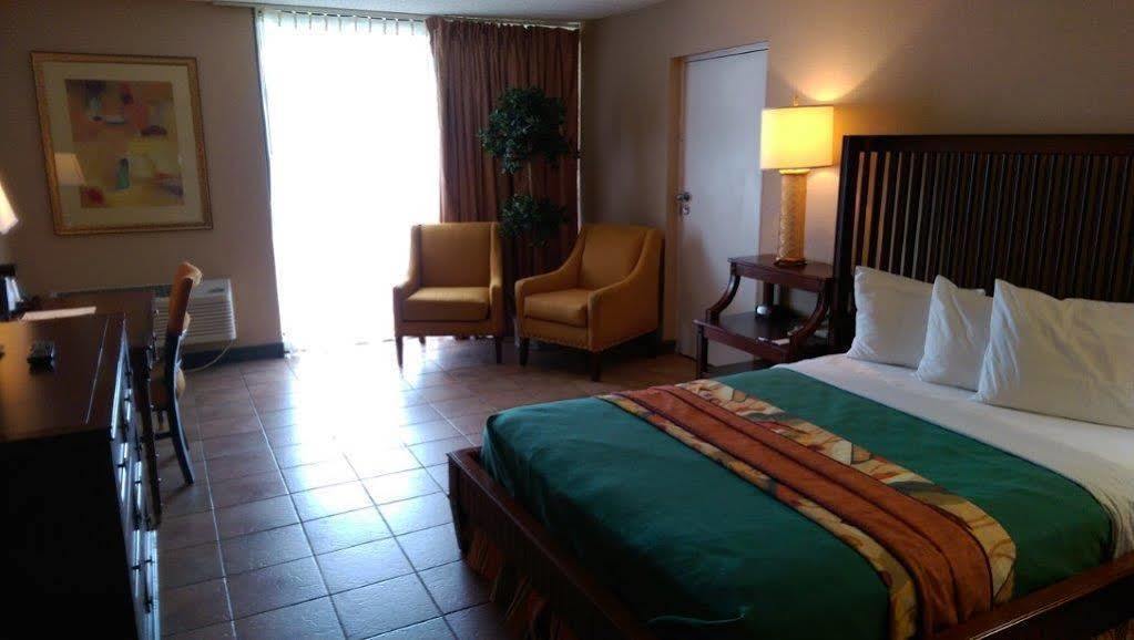 Vista Inn Lake Tarpon Palm Harbor Bagian luar foto